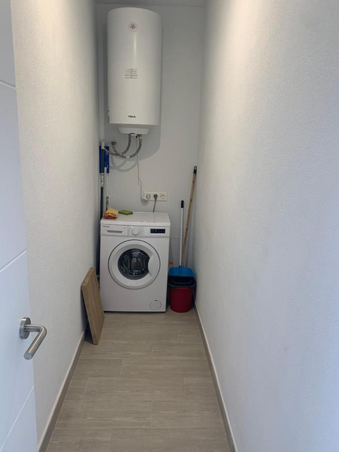 شقة A Casa Vermella Con Jardin A 10 Minutos De Santiago De Compostela Ortono المظهر الخارجي الصورة
