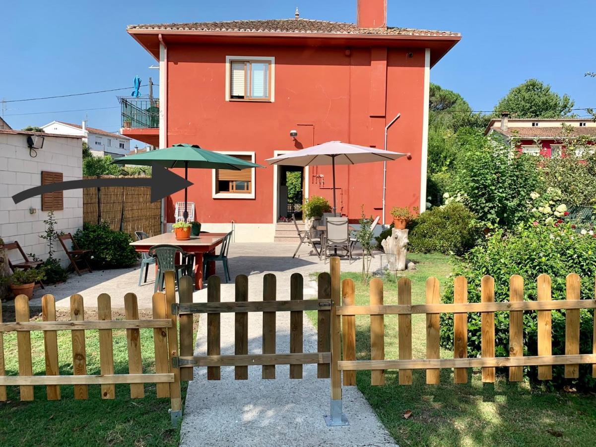 شقة A Casa Vermella Con Jardin A 10 Minutos De Santiago De Compostela Ortono المظهر الخارجي الصورة